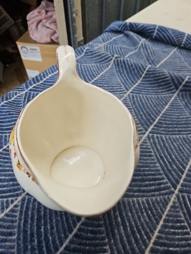 VINTAGE GRINDLEY ENGLAND CREAMPETAL CREAMER Circa 1950s - Picture 9 of 11