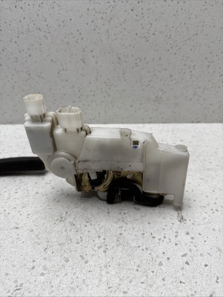 Actuador de pestillo de cerradura de puerta delantera derecha Nissan Frontier 2011 fabricante de equipos originales Foto 2 de 4