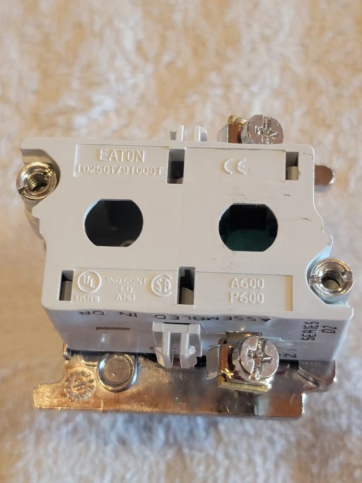 Culter Hammer Eaton 10250T/91000T 10250T30B Operator STD Button Black Pushbutton - Image 3 of 4