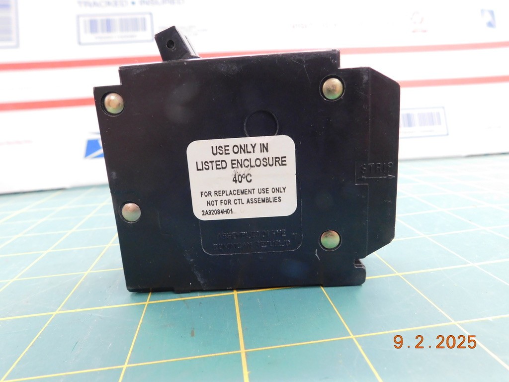 Thomas Betts T&B TBBR2020 20 Amp 2 Pole 120/240V Twin Tandem Breaker