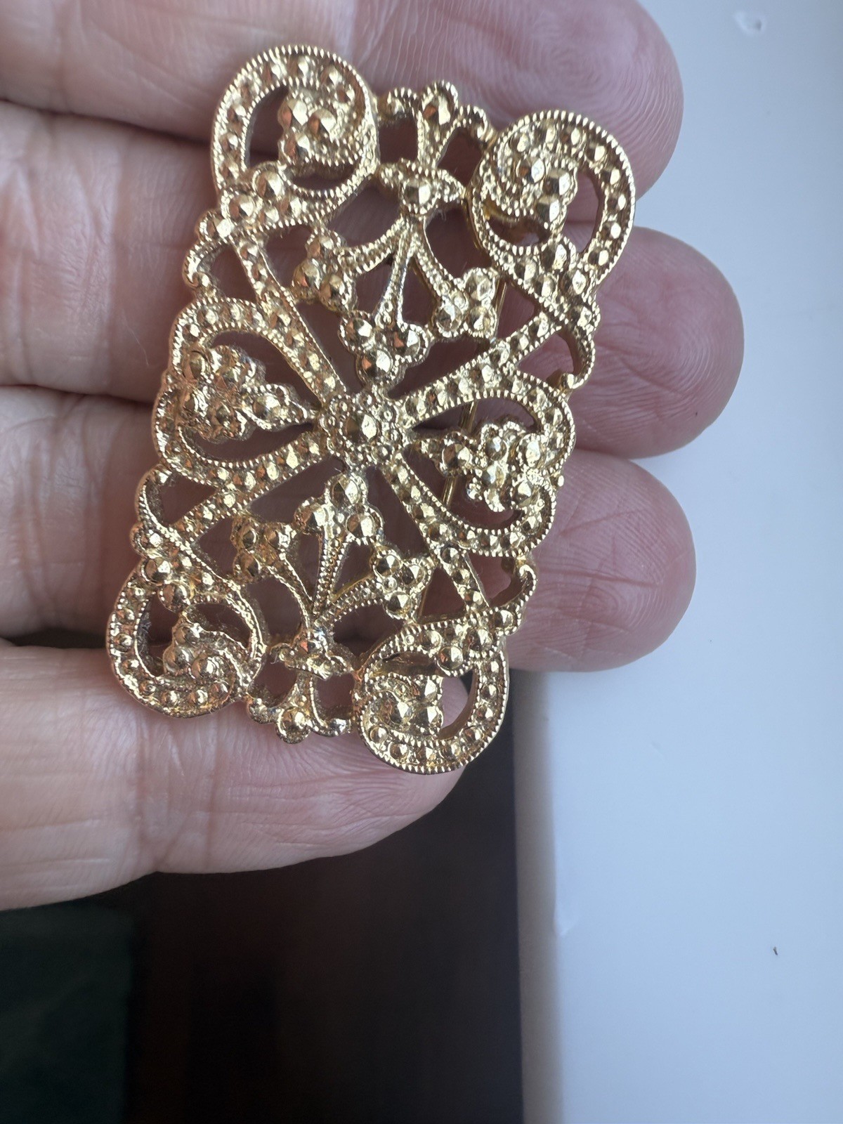 Vintage Goldtone Scrollwork Rectangle Brooch 1980… - image 3