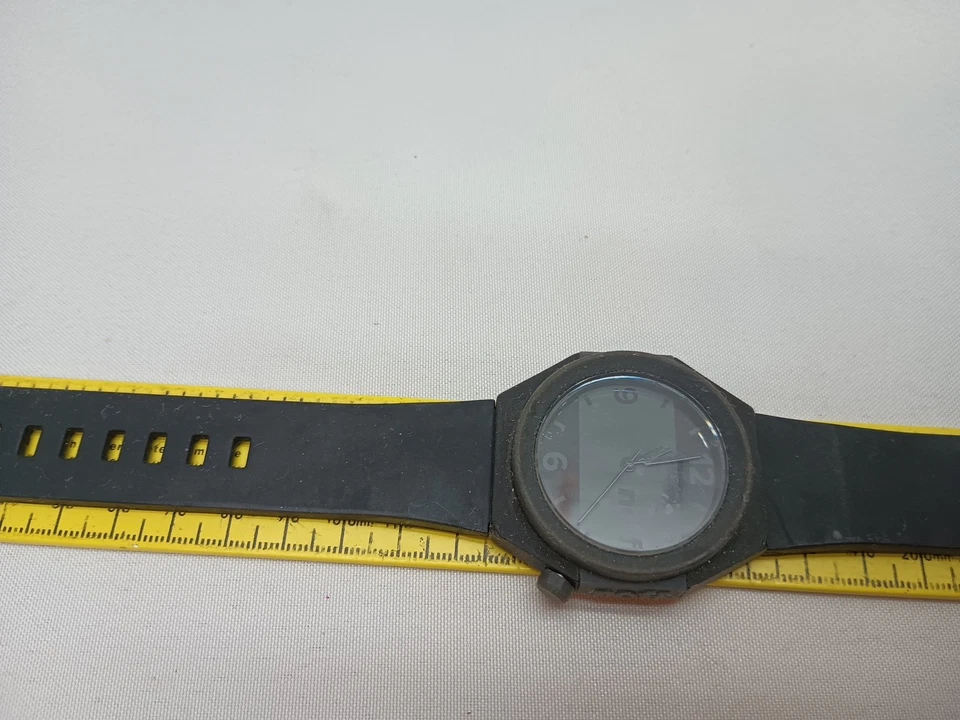 Reloj Neff Daily 42 mm esfera negra correa de silicona sin probar  Foto 3 de 4