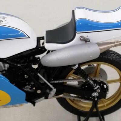 Minichamps Suzuki Xr14 B.Sheene Gp 1975 1/12 Scale Minicar Minichamps Suzuki Xr14 B.Sheene Gp 1975 1/12 Scale Minicar