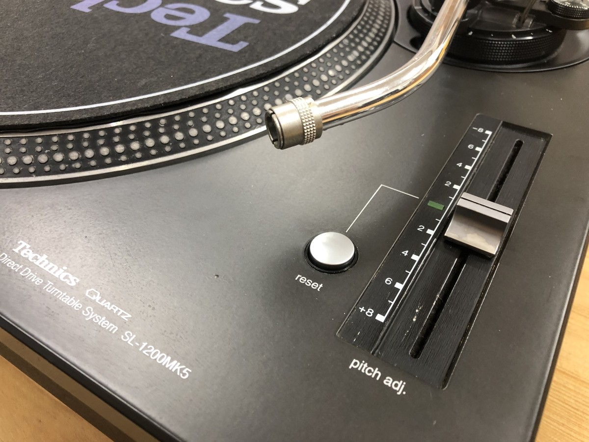 Technics SL-1200MK5 BLACK Direct Drive DJ Turntable SL-1200 Technics SL-1200MK5 BLACK Direct Drive DJ Turntable SL-1200
