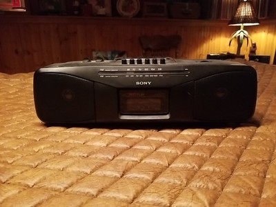 SONY CFS-204 Radio Cassette Recorder Boombox 