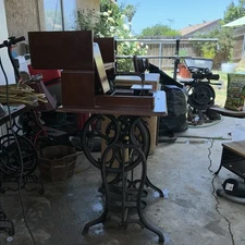 Antique Wheeler & wilson  MFG.Co Bridgeport. Conn.