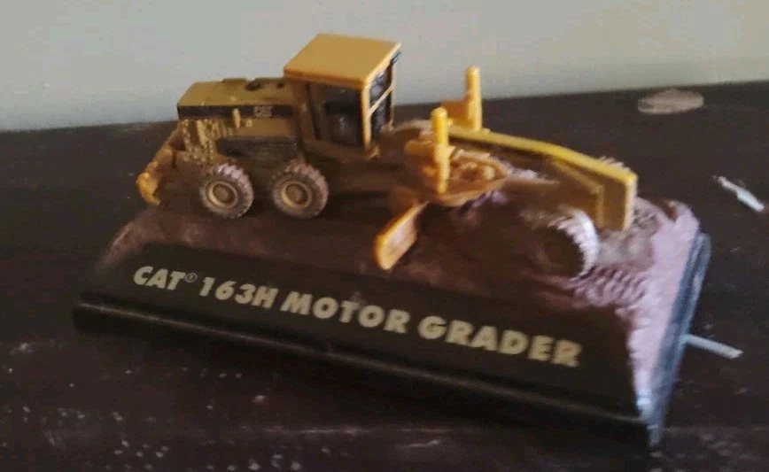 Norscot - CAT 163H Motor Grader - At Work - 1:87 Scale Die-Cast #55437 2008 - Image 4 of 4