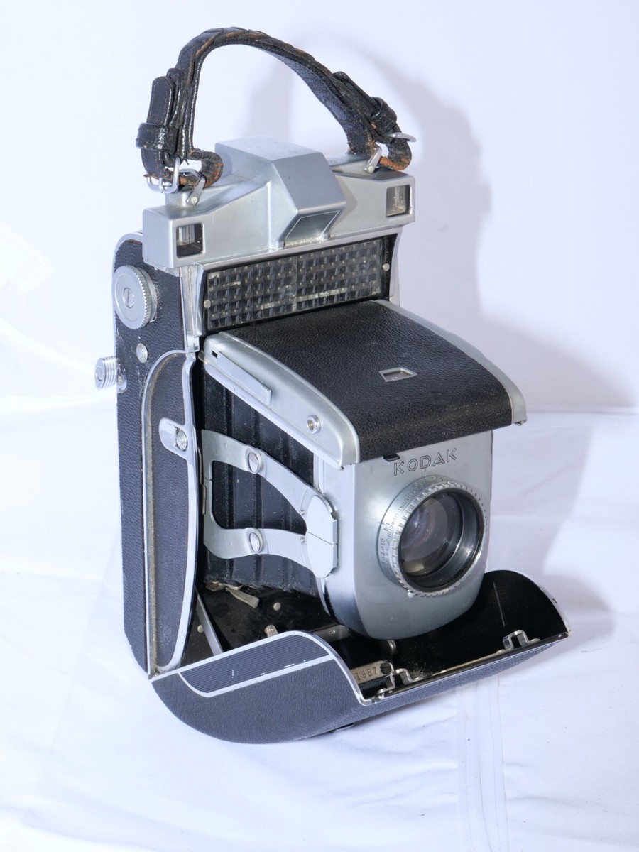 Kodak 620 折りたたみ式カメラ 1960年製 Amazon.com : Vintage Kodak Tourist Folding Camera : Other