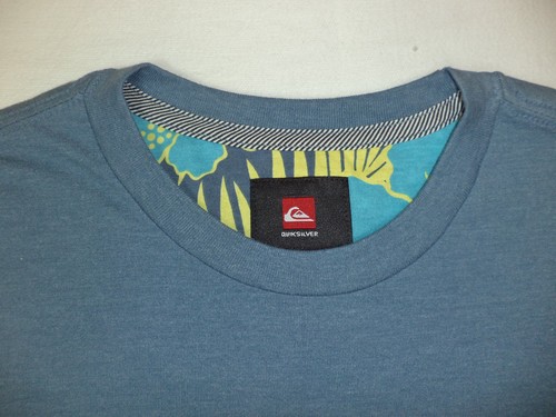 T-shirt Quiksilver manica corta blu con tasca fiori grande nuova con etichetta F46 - Foto 3 di 6