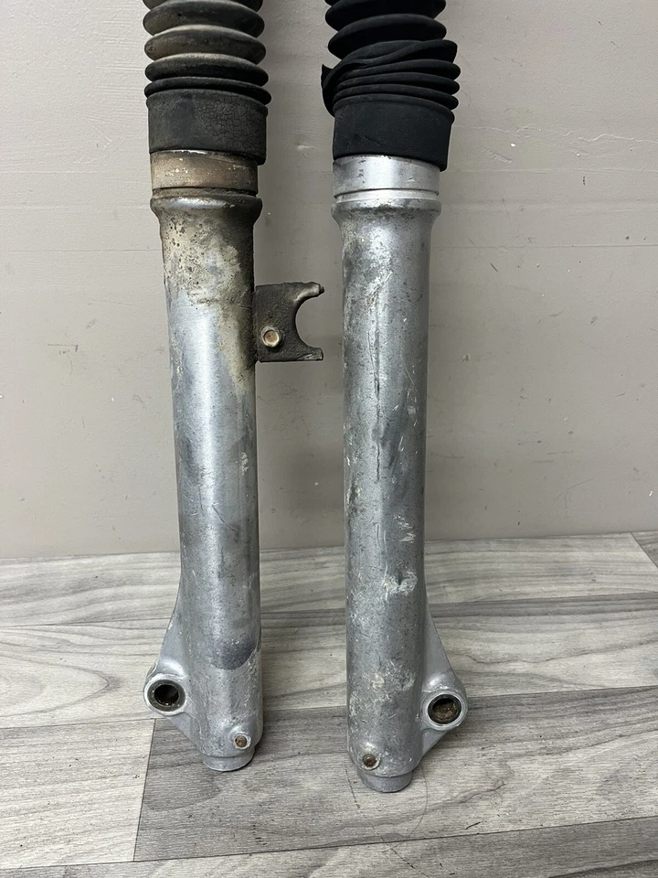 79 1979 Yamaha DT250 DT250F suspensión delantera horquilla recta necesita reconstrucción Foto 2 de 4