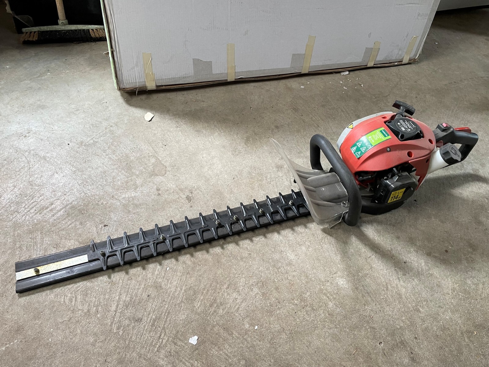 Gardenline Petrol Hedge Trimmer SPS0126TRB2 25.4cc 900W never used
