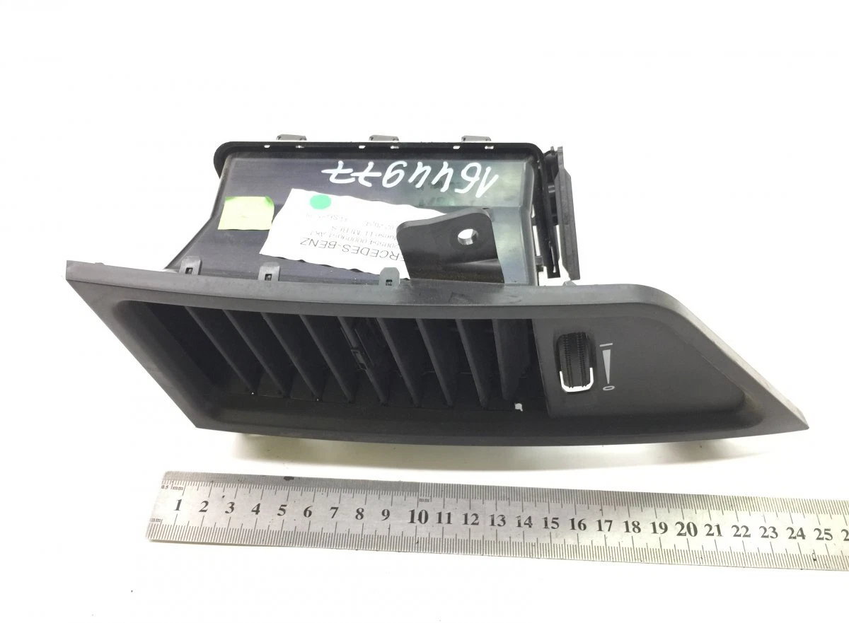 9608300554 00009051 Air deflector dashboard Right Mercedes truck