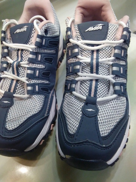avia women's walking shoes