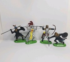 Vintage Lot of 4 Britains LTD medieval Knights 1971 Figures Mounted mm 