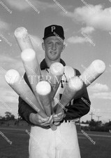 EK182 Bob Robertson Pittsburgh Pirates 8x10 11x14 16x20 Photo