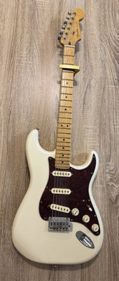  Fender Stratocaster Player Plus MIM 2022   Blanco Vintage + Tortoise Pickguard