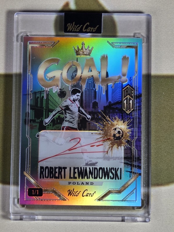2026 Wild Card SuperChrome Futbol ROBERT LEWANDOWSKI True 1/1 Autograph Case Hit