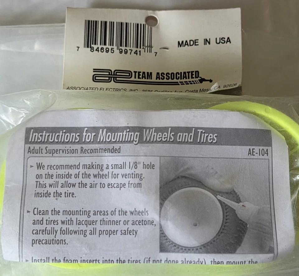 Team Associated ~ 7464Y ~ Yellow Rear Rims for T4 ~ Vintage NOS - Image 3 of 4