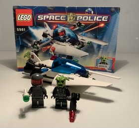 Lot of 2: Incomplete LEGO Sets&mdash; 5981 Space Police Raid VPR & 8152 Speed Chasing