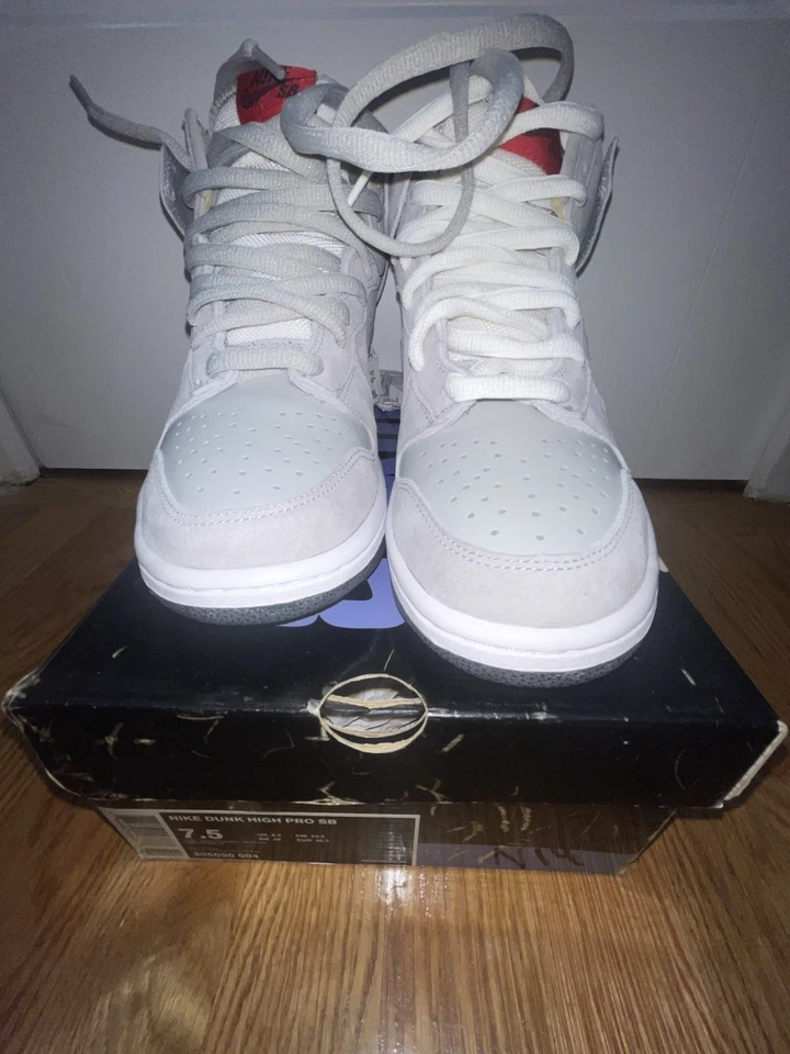 Nike Dunk High Pro SB Pee-Wee Herman Men's Size 7.5 Sneakers - Image 3 of 4