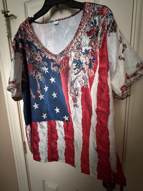 Patriotic And Floral Tunic Blouse Short Sleeve V Neck M/L