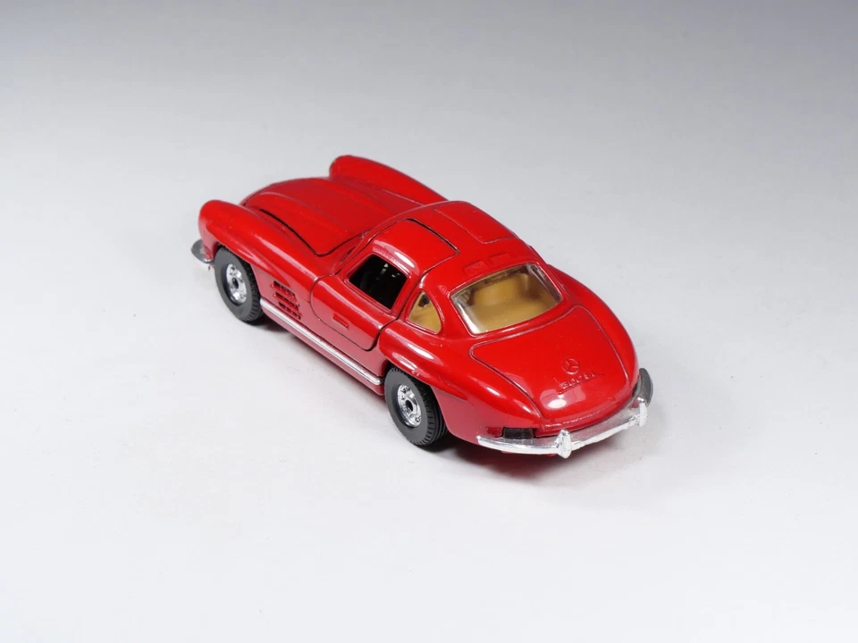 CORGI - 802 - Mercedes 300 SL - Rouge - 1/36 - Photo 4/4