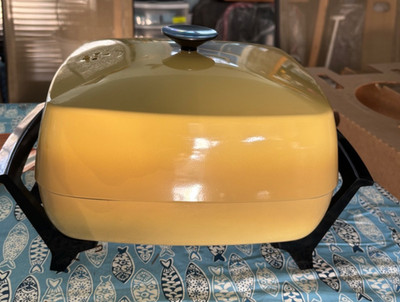 VIntage West Bend 11'' Electric Buffet Skillet Harvest Yellow 1430 ****BRAND.NEW*