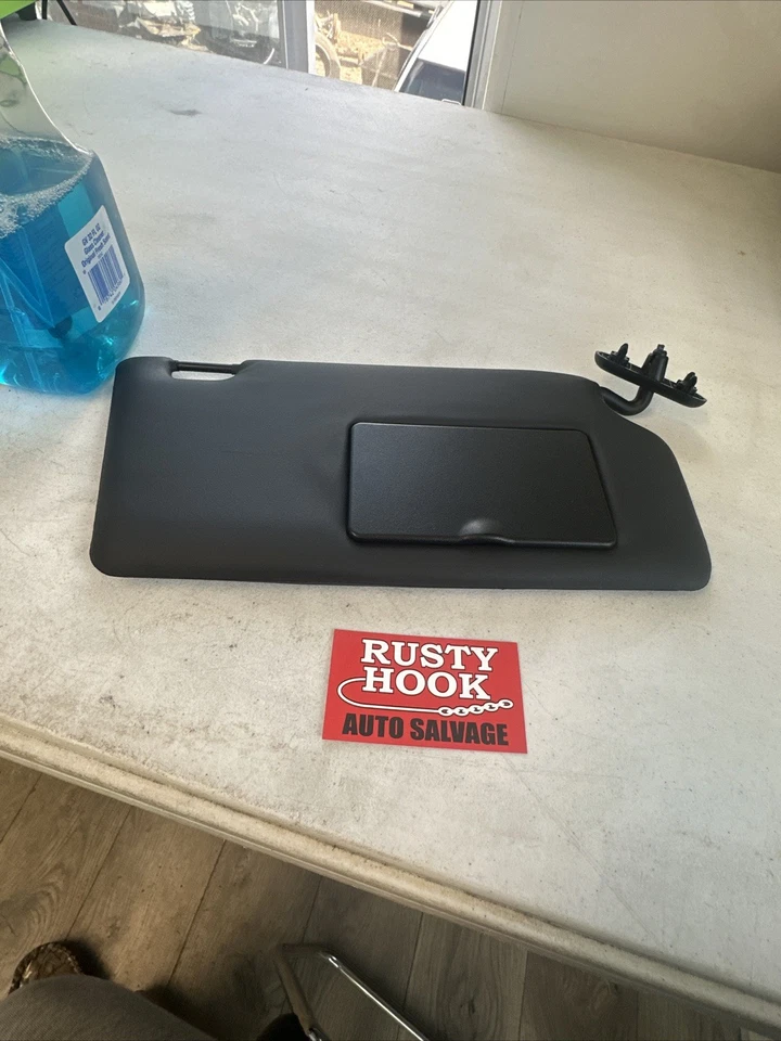 Оригинальный черный солнцезащитный козырек для правостороннего пассажира 2010Ford Focus 4U5A-00014-AB - Изображение 3 из 4