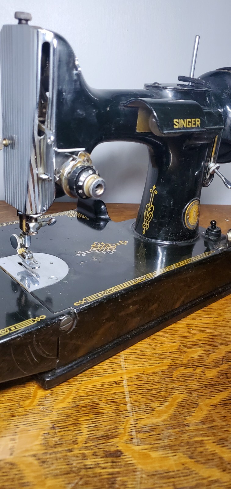 SINGER 221 FEATHERWEIGHT SEWING MACHINE HULL only (Loc n42 p2) eBay
