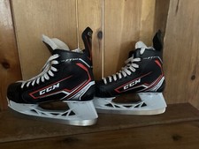 CCM YOUTH ICE SKATES