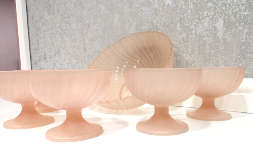 Arcoroc France Rosaline Frosted Pink Swirl Dessert Set - Bowl + 6 Sundae Cups - Picture 3 of 7