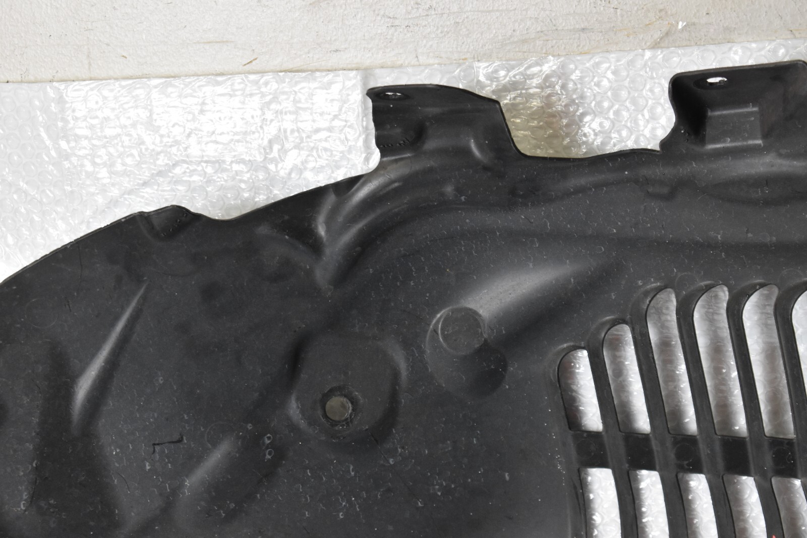 Maserati left  front wheelhouse guard, f 670295109