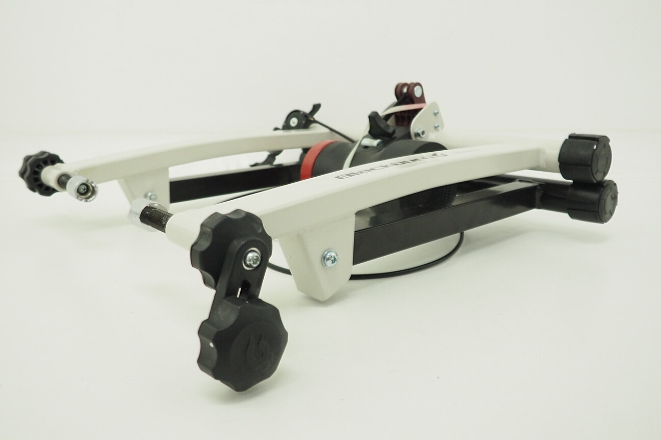 New! Blackburn Tech Mag 5 Magnetic Resistance Cycling Bike Trainer QR Remote