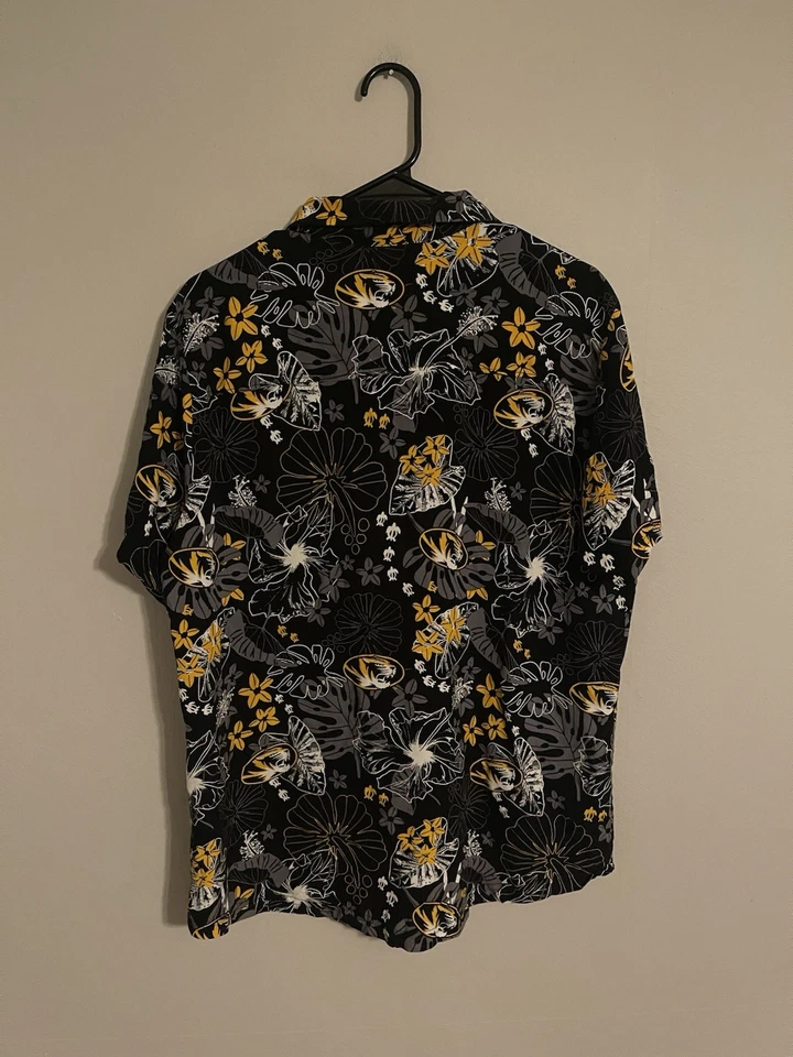 Mizzou Missouri Tigers Columbia S/S Button Up Hawaiian Floral Shirt - Men's M - Image 4 of 4
