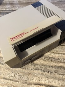 Nintendo Entertainment System NES Duck Hunt/Mario Action Set in scatola con giochi