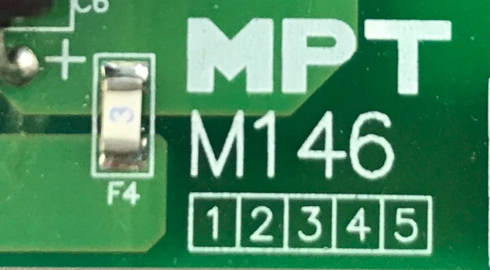 MPT M146, V296W1-L03 RVE.C2, T02-000127T, UTC78D05, OZ960G, P45AL, VS10071-1P Foto 2 de 4