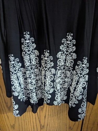 NWT Liberty Wear Large Stretch Black Tunic White Embellished - Picture 2 of 7
