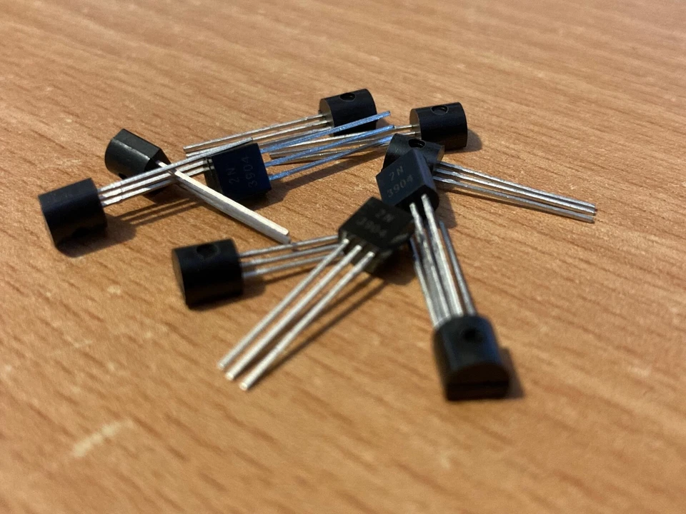 2N3904 Bipolar (BJT) Silicon General Purpose Transistor, NPN, - Pack of 10 - Image 2 of 2