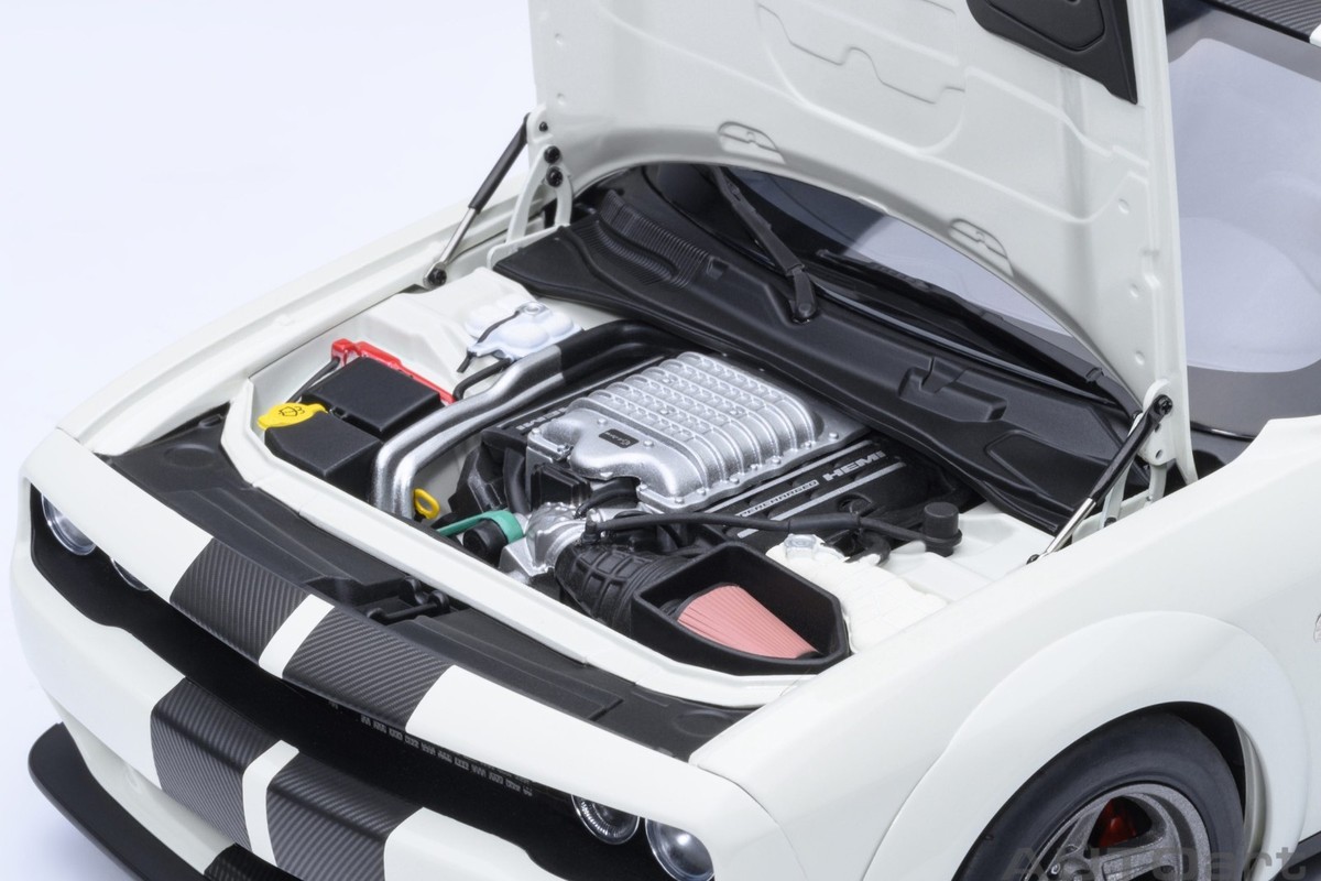 ジャンク 1/18Dodge Challenger 2023 DODGE CHALLENGER SRT SUPER STOCK KNUCKLE WHITE 1/18 MODEL BY