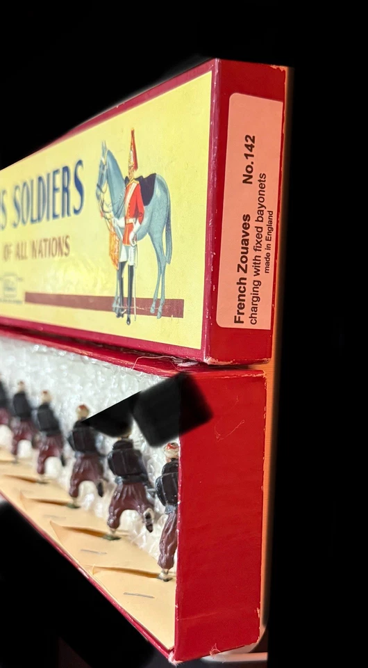 Britains 142, French Zouaves charging, vintage lead hollow cast, DJ - Image 4 of 4