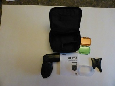 Nikon SB-700 Speedlight Flash - PARTS/NOT WORKING