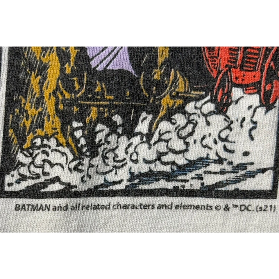 Vintage DC Comics Batman Tee T Shirt Delta Tag Says Large Measures Medium - Image 4 of 4