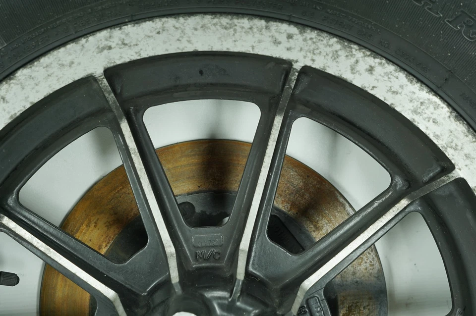 Harley Touring Electra Glide 1996 FLHT llanta delantera OEM neumático Foto 3 de 4