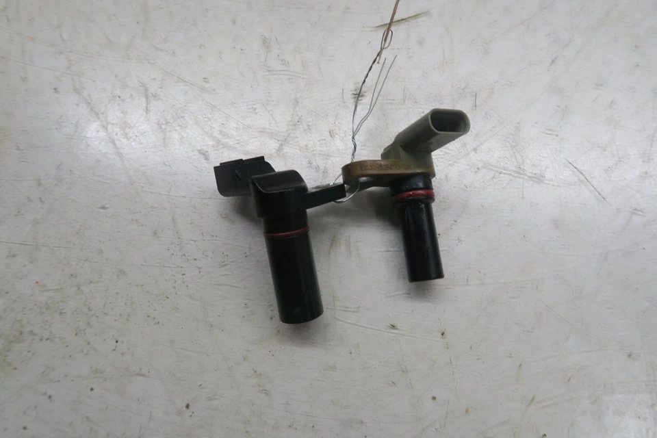 Sensor de posición del árbol de levas del lado izquierdo del motor Ford Explorer 2016-2019 OEM (2) Foto 4 de 4