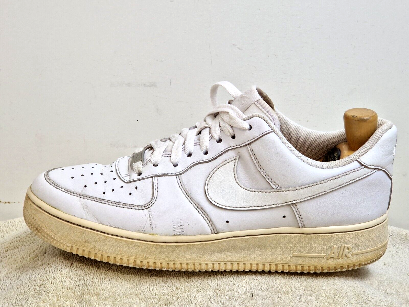 Nike Air Force 1 Low mens trainers 