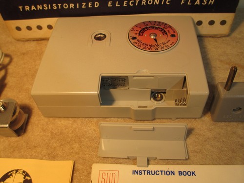 Vintage SunPak 7D Transistorized Electronic Flash - Picture 7 of 8