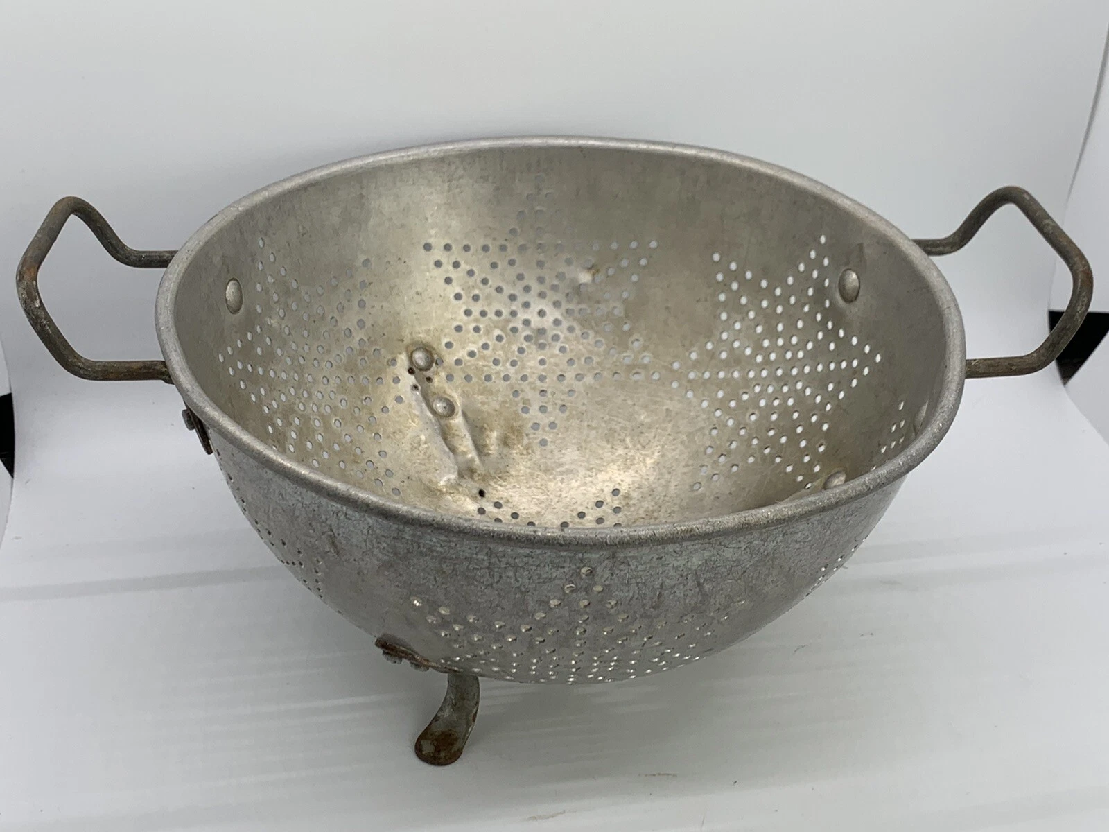 Vintage Aluminum 7 Star Footed 3 Feet Colander Strainer 9”