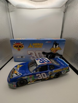 JEFF GREEN #30 AOL Looney Tunes Rematch DAFFY DUCK 2002 CWB Action 1:24