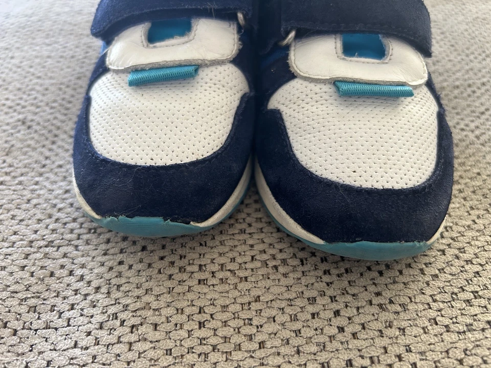 Jacadi Paris Boys Running shoes Size 30 (12.5Y) Made in Portugal - Image 3 of 4