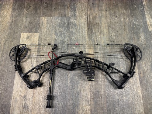 Hoyt Ventum 33 compound bow, 26-31” draw, #70 pull. FREES &H!